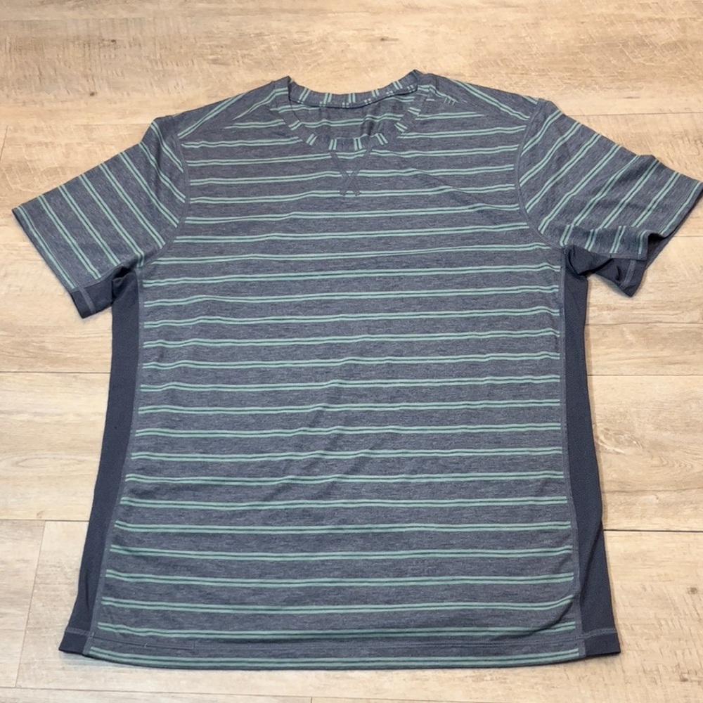 Lululemon Men’s Fundamental Crewneck Shirt Size Large